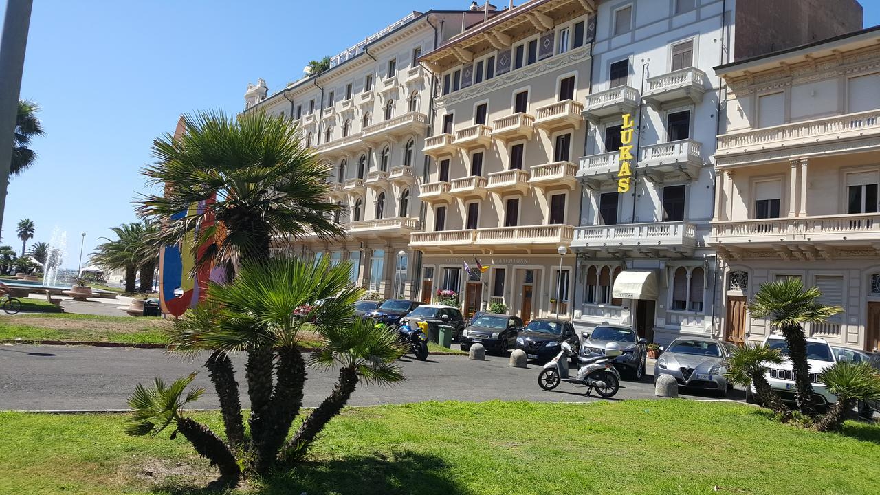 Hotel Marchionni Dal 1923 Виареджо Экстерьер фото
